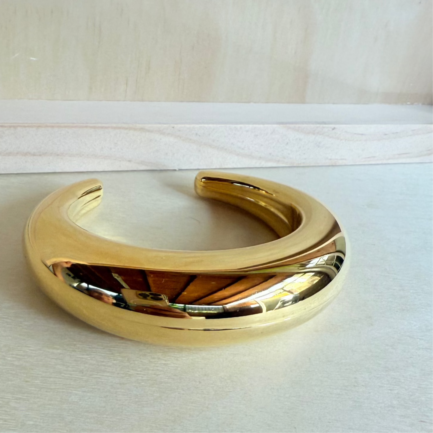 Golden Edge Cuff 18k Gold Plated Stainless Steel