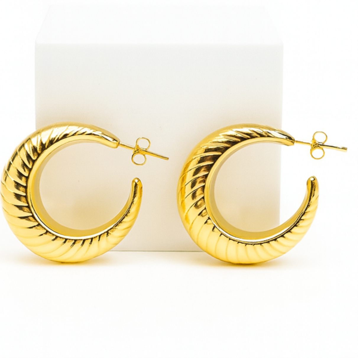 18k Crescent Moon Hoop Earrings