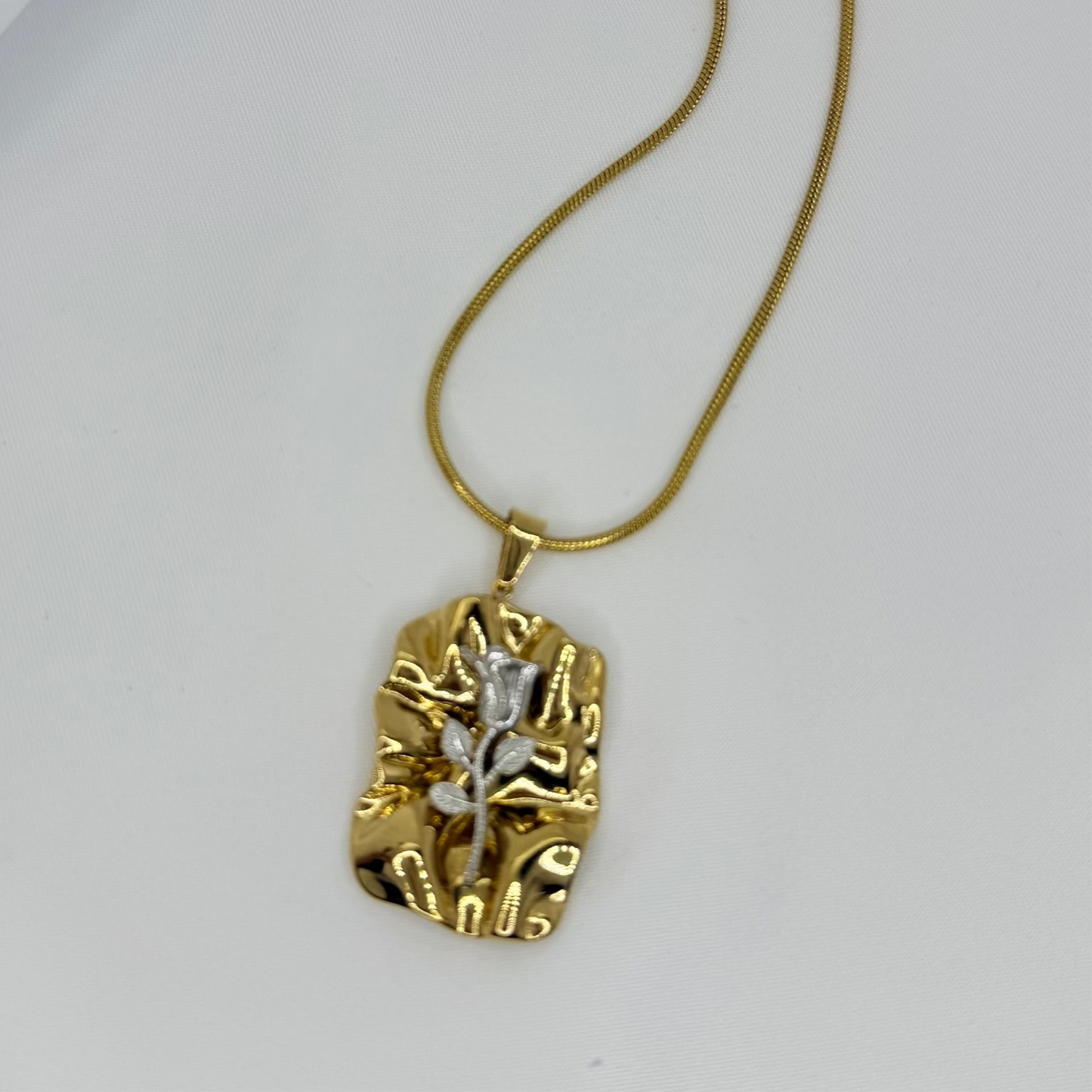 18k Golden Rose Medallion Necklace