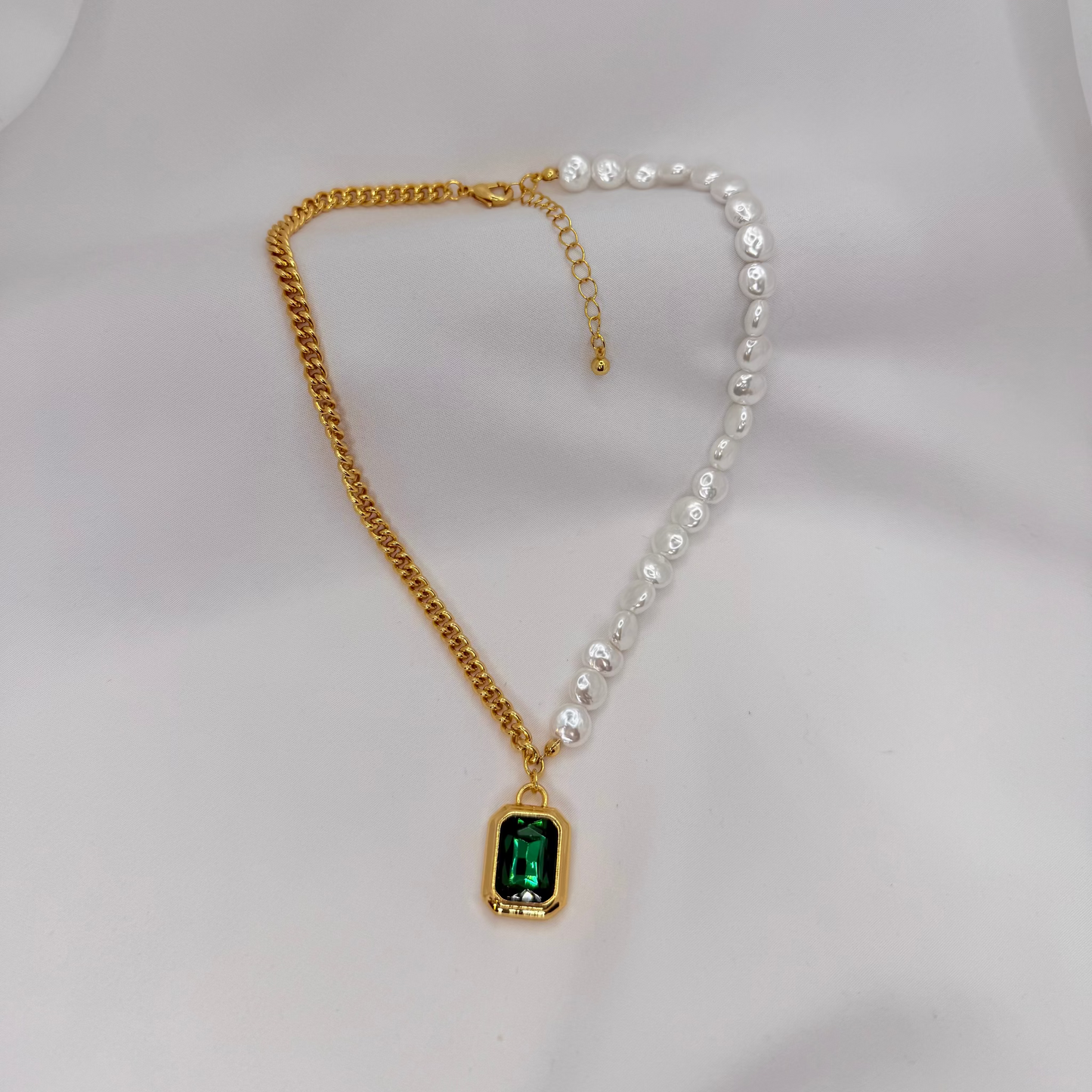 18k Emerald Harmony Necklace