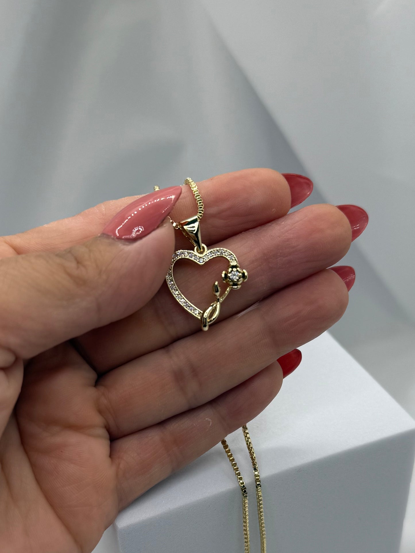 Delicate Bloom Heart Necklace 18k Gold Plated