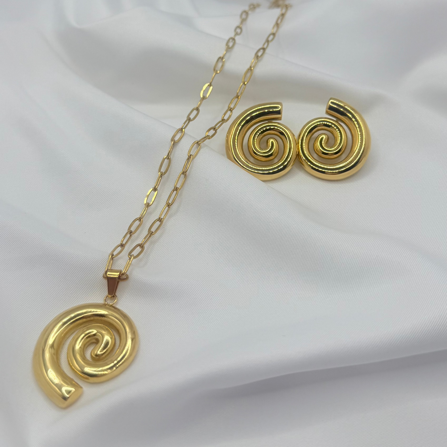 Golden Wave Set – 18K Gold Plated Stainless Steel