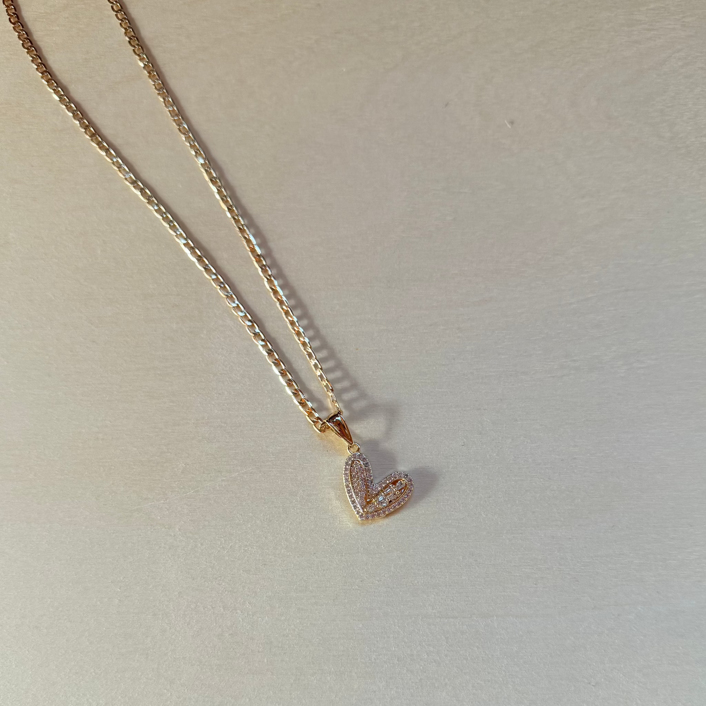 18k Soft Echo Heart Pendant Necklace