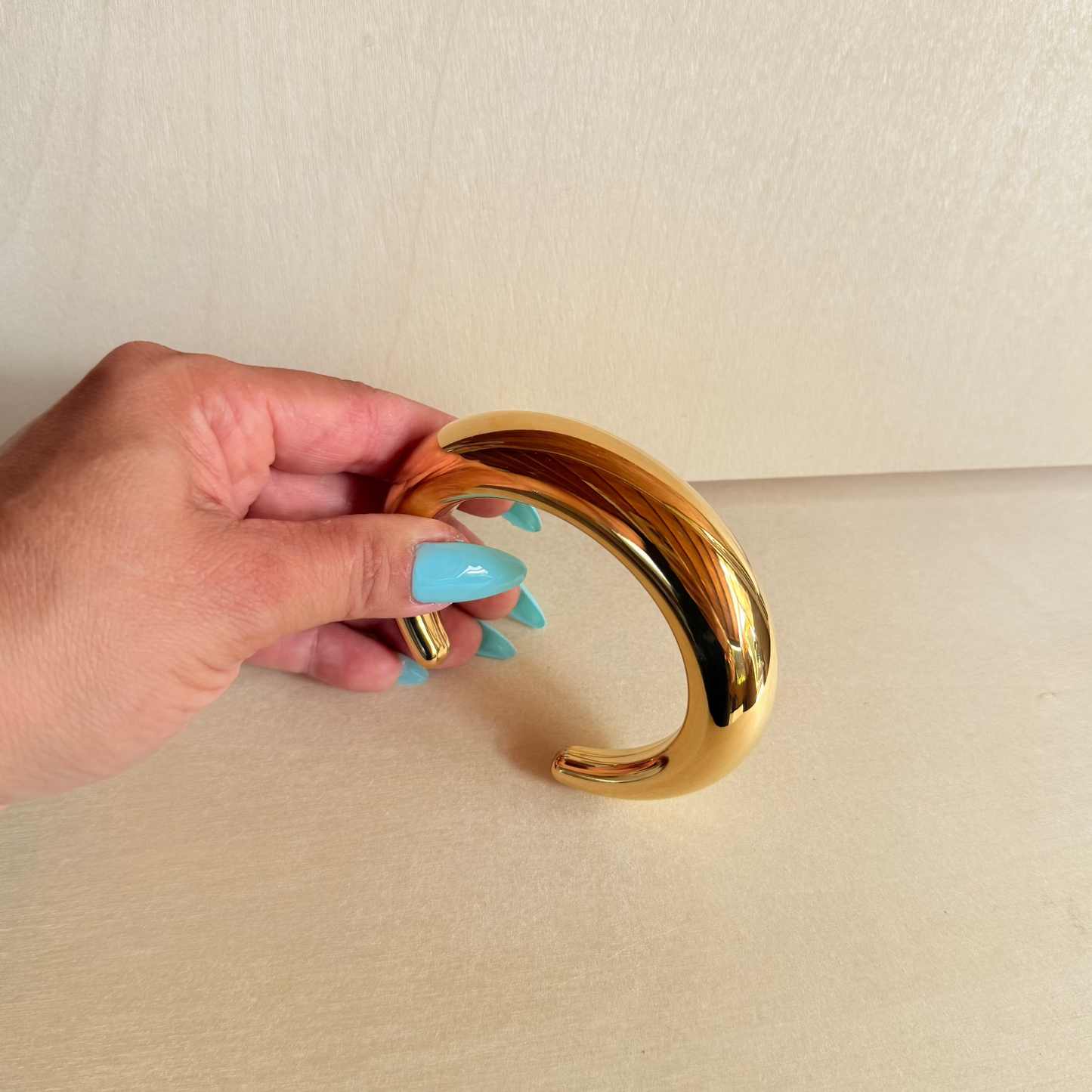 Golden Edge Cuff 18k Gold Plated Stainless Steel