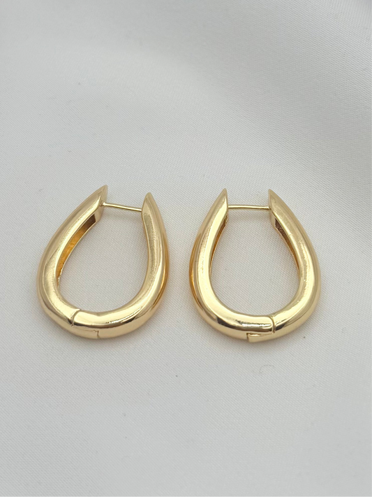 Glam Oval Hoop Earrings 18k Gold Plated
