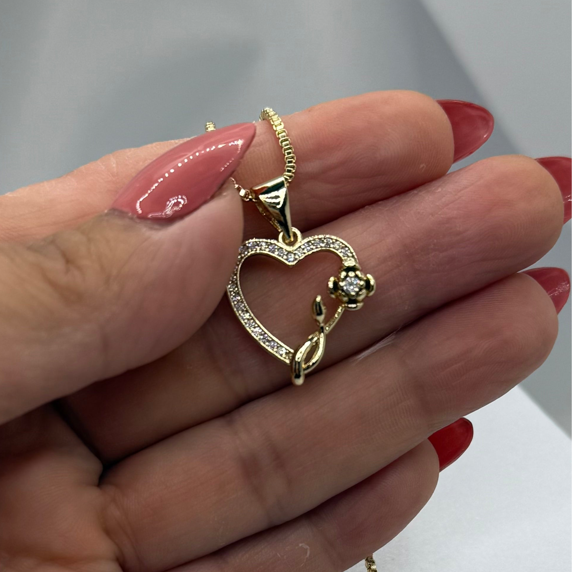 Delicate Bloom Heart Necklace 18k Gold Plated