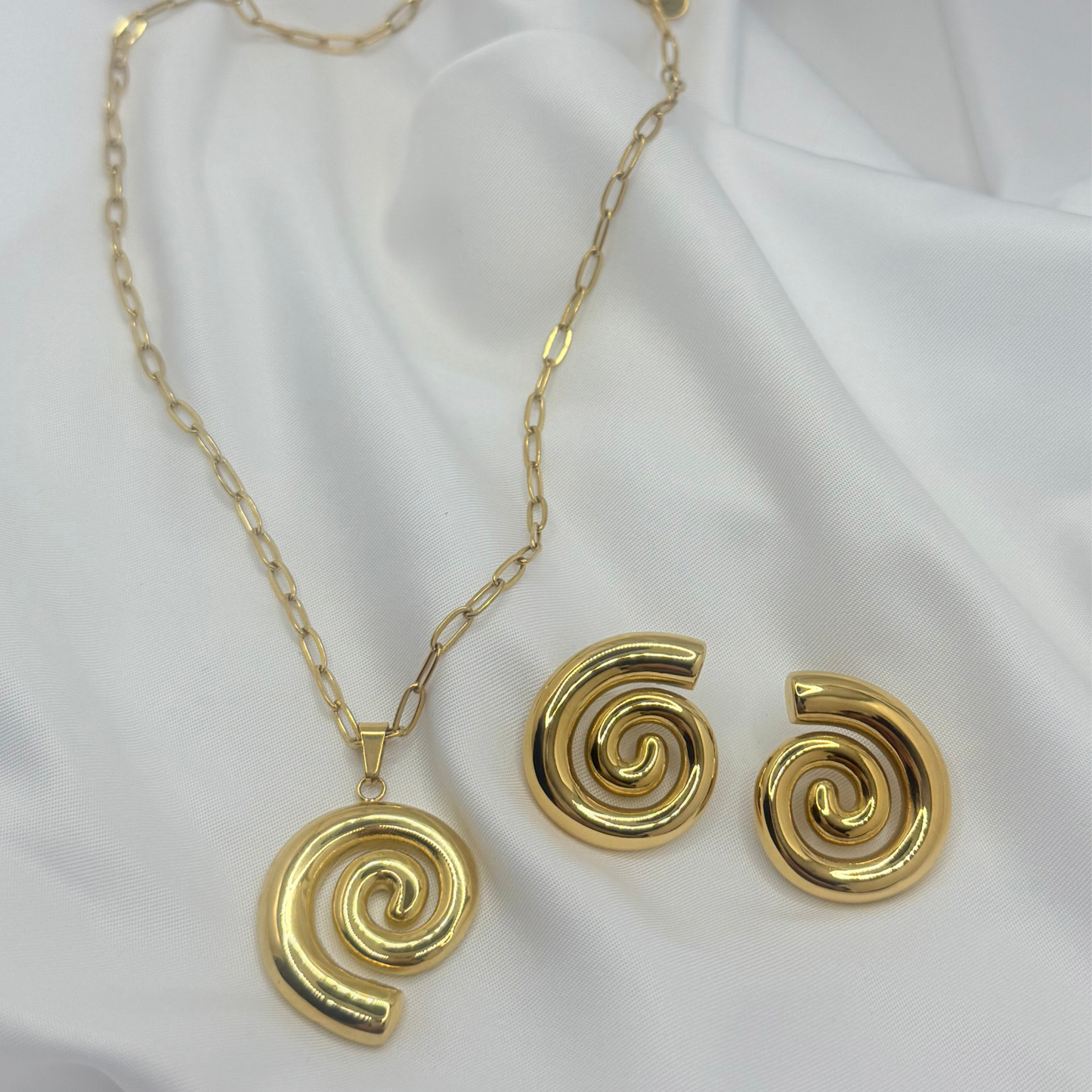 Golden Wave Set – 18K Gold Plated Stainless Steel