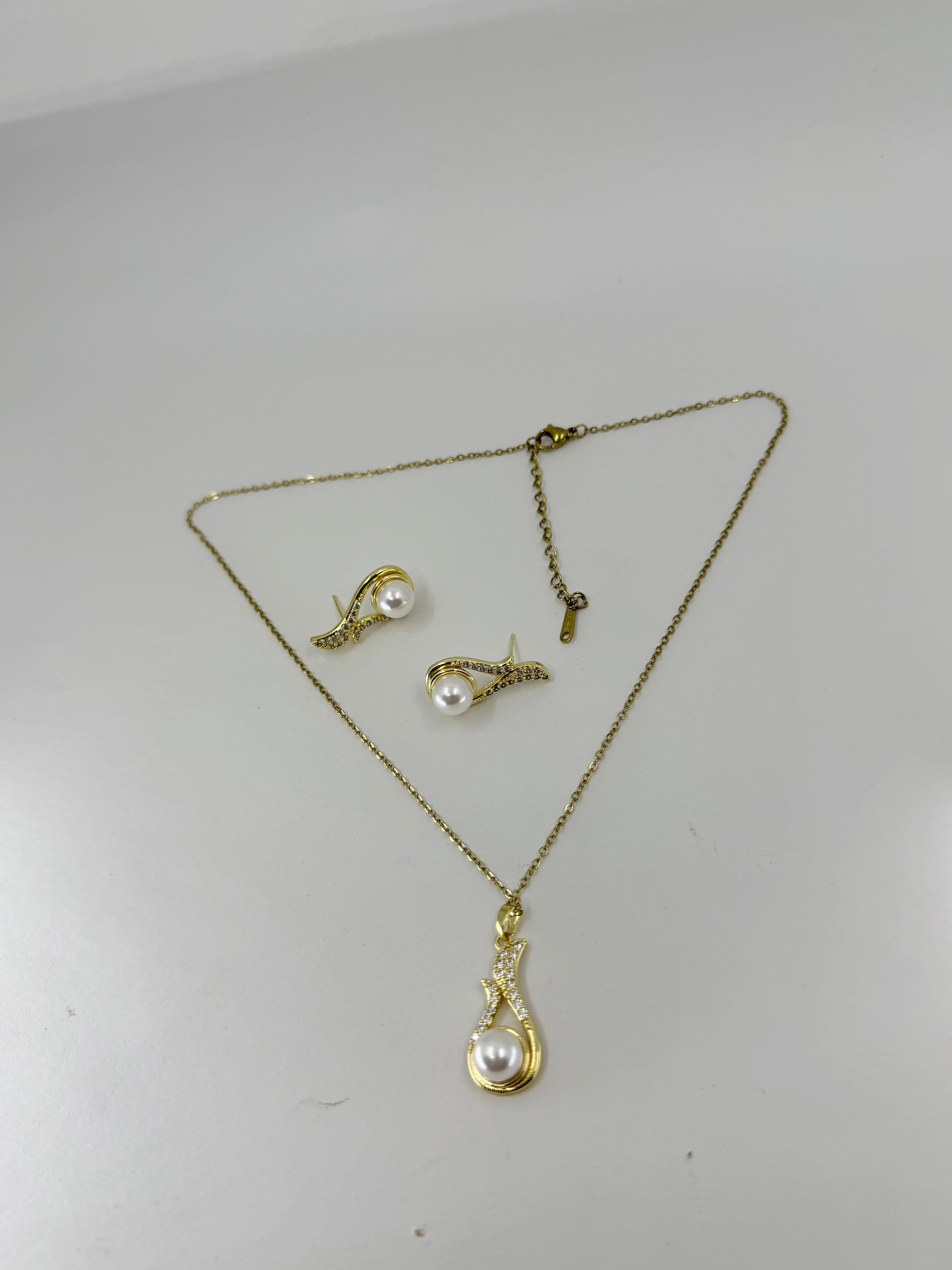 Pearl Necklace & Earring Set