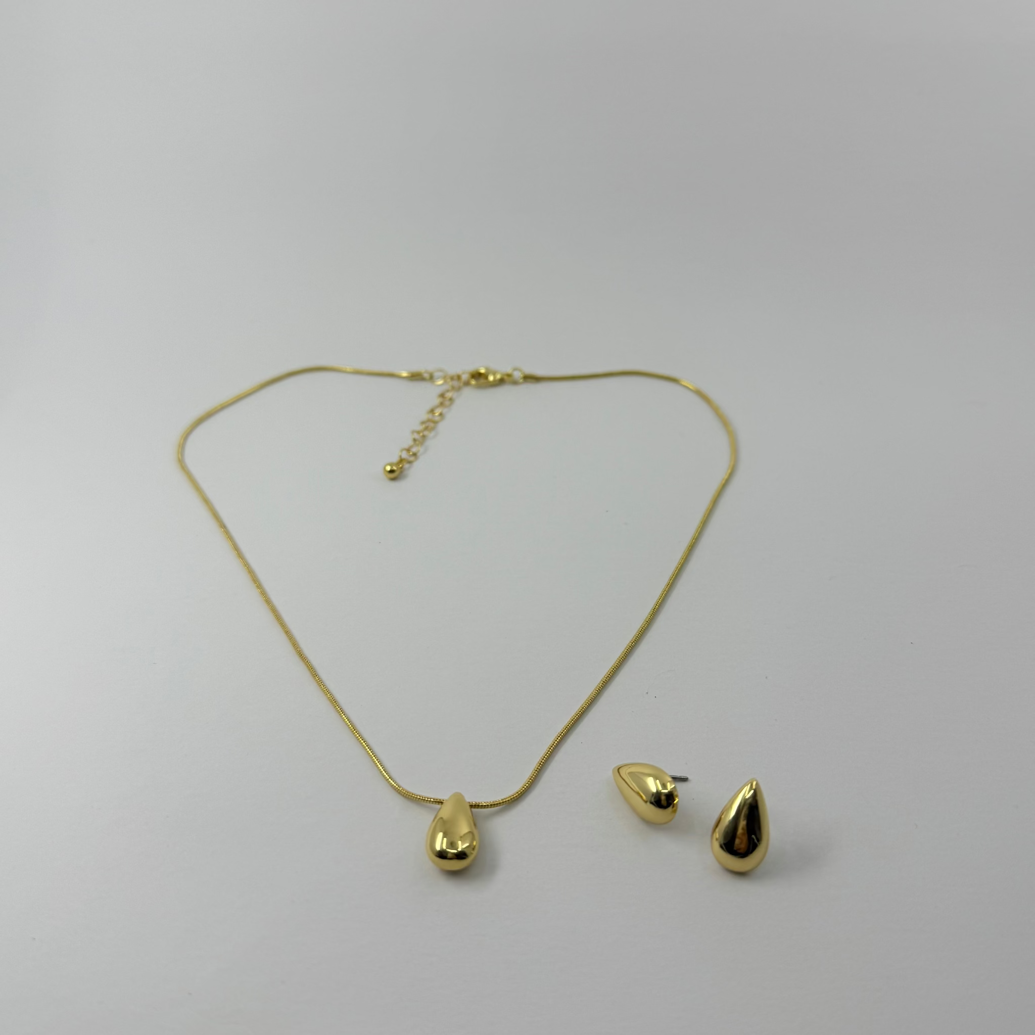 Golden Teardrop Jewelry Set