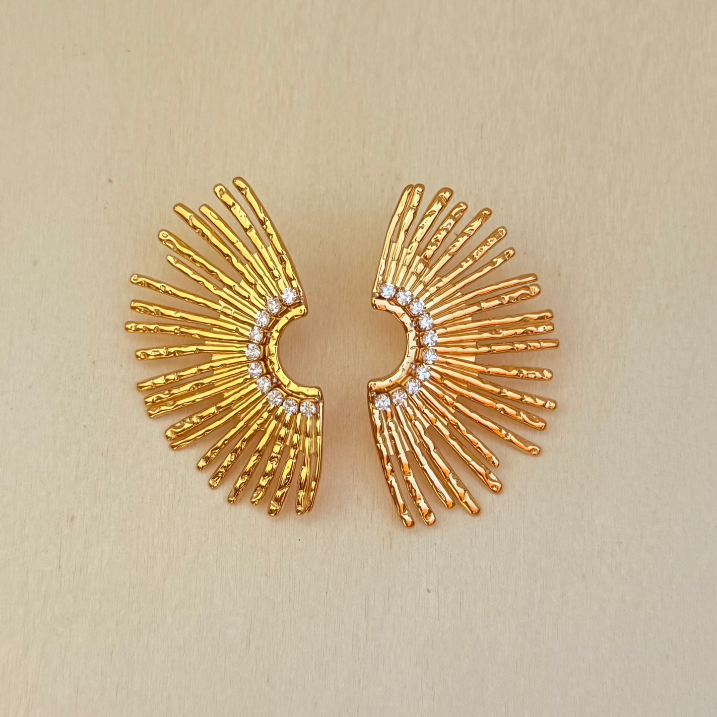 Radiant Arc Studs 18k Gold Plated