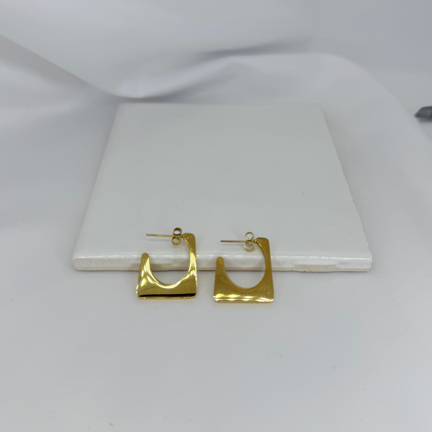 18k Geometric Square Earrings
