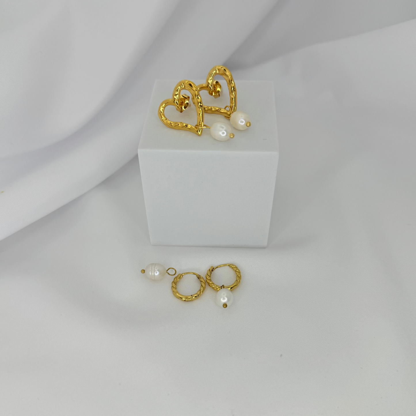 18kGolden Heart & Pearl Set Earrings