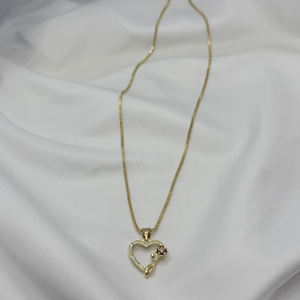 Delicate Bloom Heart Necklace 18k Gold Plated