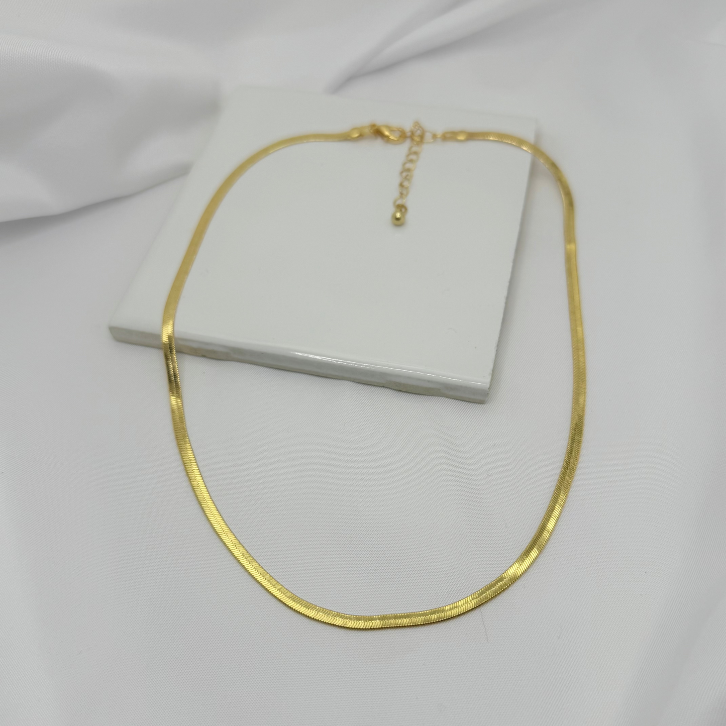 18k Sleek Gold Herringbone Chain