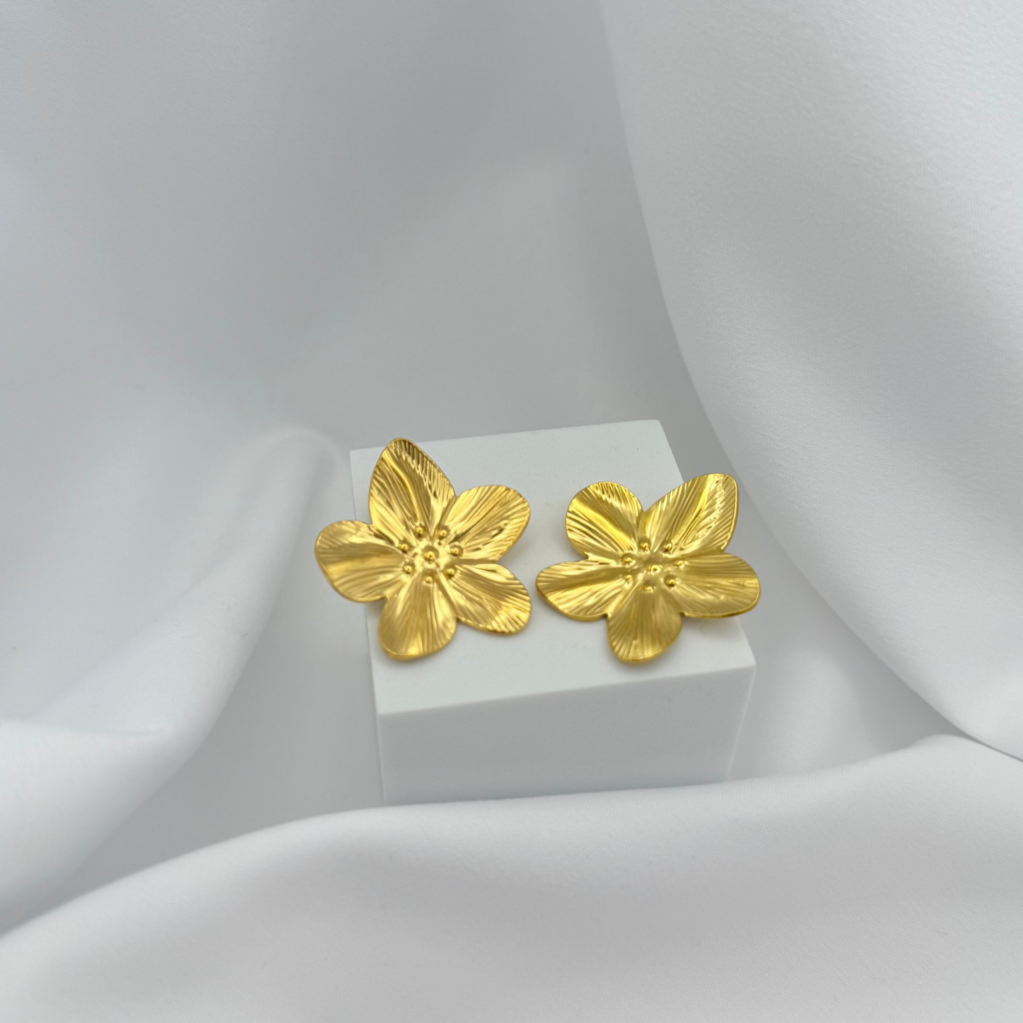 18k Golden Blossom Stud Earrings