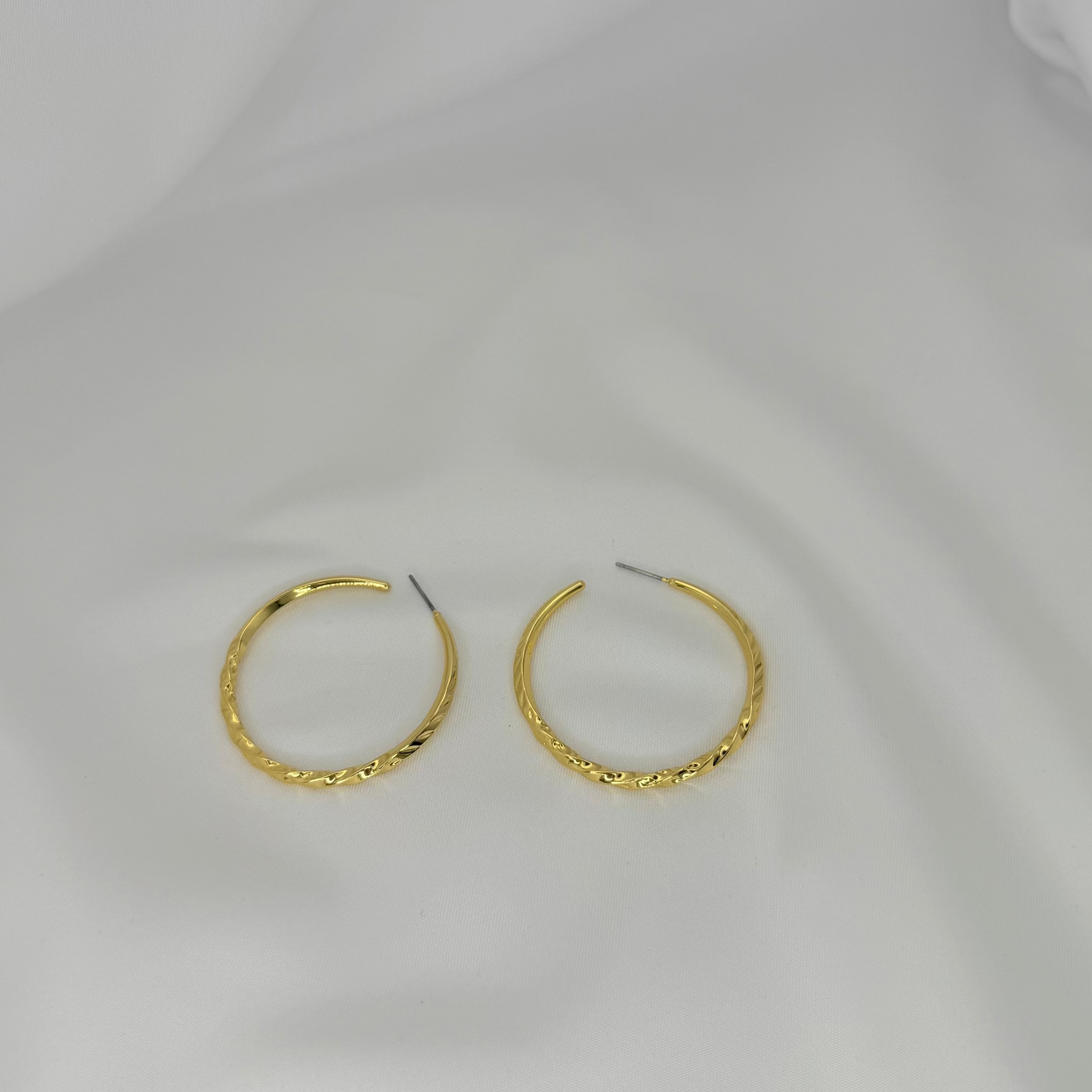18k Twisted Love Hoops Earrings