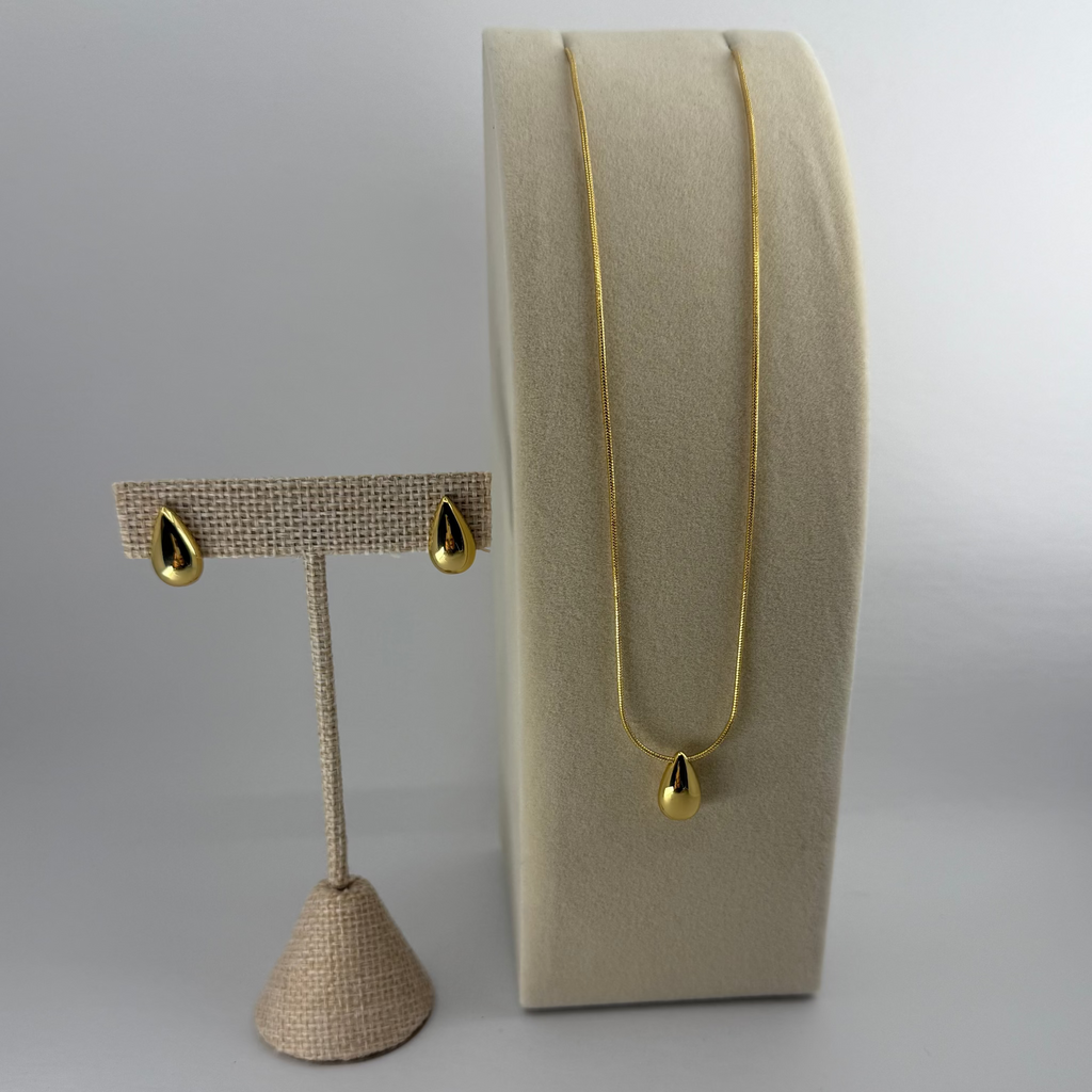 Golden Teardrop Jewelry Set