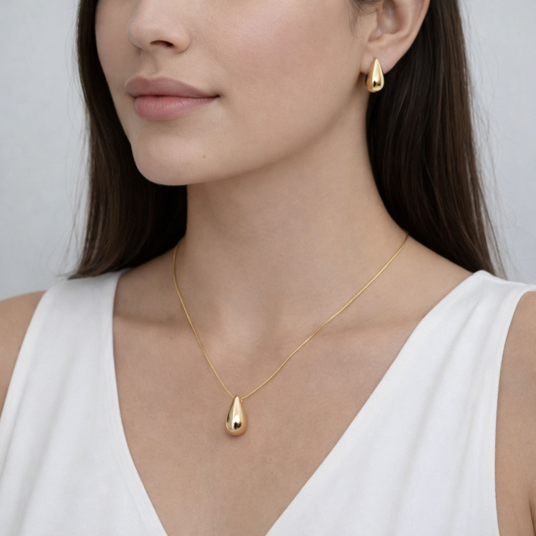 Golden Teardrop Jewelry Set