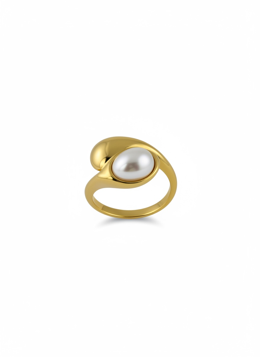 "18K gold plated teardrop pearl ring front view"